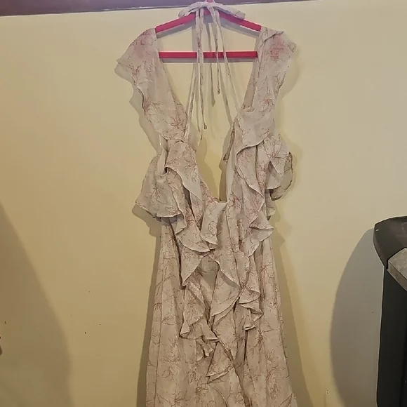 Storia Cream Floral Backless Dress - Picture 1 of 10